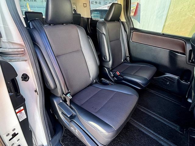 エスクァイア Gi Gi 衝突被害軽減ブレーキ 両側パワ-スライドドア ETC ドライブレコダー トヨタセーフティセンス シートヒーター Hレザーシート 純正ナビゲーション ブルートゥース キーフリー プッシュスタート(8枚目)