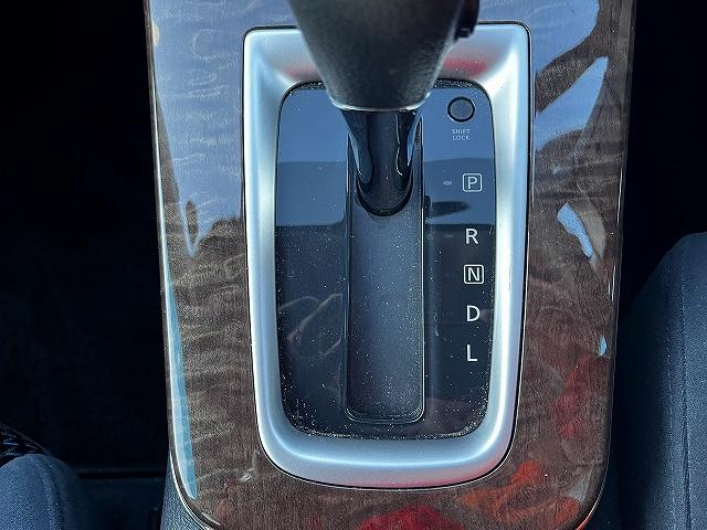 シルフィ Ｇ　Ｇ　メーカーオプションナビ　バックカメラ　デュアルエアコン　フルセグＴＶ　横滑り防止機能　キーフリーエントリーシステム　プッシュエンジンスタート　ブルートゥース　ＥＴＣ　純正アルミホイール（21枚目）