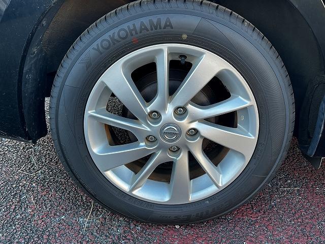 シルフィ Ｇ　Ｇ　メーカーオプションナビ　バックカメラ　デュアルエアコン　フルセグＴＶ　横滑り防止機能　キーフリーエントリーシステム　プッシュエンジンスタート　ブルートゥース　ＥＴＣ　純正アルミホイール（27枚目）