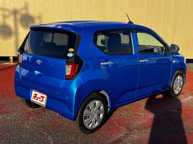 ピクシスエポック Ｘ　ＳＡＩＩＩ　ＸＳＡＩＩＩ　衝突被害軽減ブレーキ　横滑り防止機能　車線逸脱警報　アイドリングストップ　ＬＥＤヘッドライト　イモビライザー　キーレスエントリーシステム　ＡＵＸ　純正ＣＤデッキ／ＡＭ・ＦＭラジオ（2枚目）