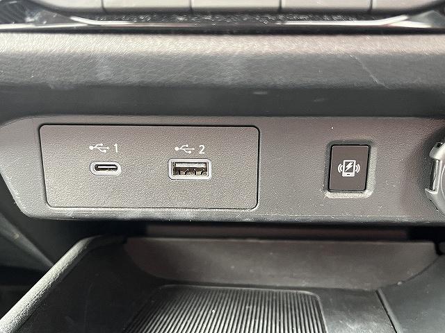 ノート Ｘ　Ｘ　アラウンドビューモニター　エマージェンシーブレーキ　ＬＥＤヘッドライト　純正ナビゲーション　フルセグＴＶ　プロパイロット　アイドリングストップ　ＥＴＣ２．０　ドライブレコーダー　レザーシート（12枚目）