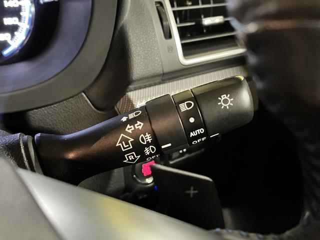 レヴォーグ １．６ＧＴ－Ｓアイサイト　１．６ＧＴ－Ｓアイサイト＿４ＷＤ　純正ナビ　フルセグＴＶ　バックカメラ　サイドカメラ　ＥＴＣ　パドルシフト　ＬＥＤヘッドライト　クルーズコントロール　ドライブレコーダー（19枚目）