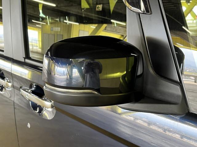 Ｎ－ＢＯＸカスタム Ｌ　４ＷＤ　走行：２００００万キロ　衝突軽減ブレーキ　ナビ　フルセグＴＶ　ＤＶＤ再生　Ｂｌｕｅｔｏｏｔｈ　バックカメラ　ＥＴＣ車載器　ＬＥＤヘッドライト　両側パワースライドドア　プッシュスタート（4枚目）