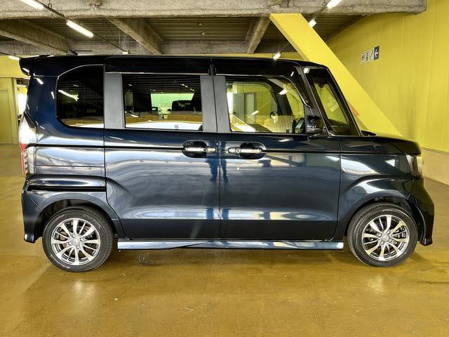 Ｎ－ＢＯＸカスタム Ｌ　４ＷＤ　走行：２００００万キロ　衝突軽減ブレーキ　ナビ　フルセグＴＶ　ＤＶＤ再生　Ｂｌｕｅｔｏｏｔｈ　バックカメラ　ＥＴＣ車載器　ＬＥＤヘッドライト　両側パワースライドドア　プッシュスタート（5枚目）