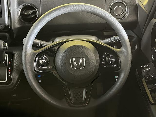 Ｎ－ＢＯＸカスタム Ｌ　４ＷＤ　走行：２００００万キロ　衝突軽減ブレーキ　ナビ　フルセグＴＶ　ＤＶＤ再生　Ｂｌｕｅｔｏｏｔｈ　バックカメラ　ＥＴＣ車載器　ＬＥＤヘッドライト　両側パワースライドドア　プッシュスタート（13枚目）