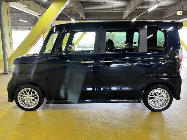 Ｎ－ＢＯＸカスタム Ｌターボ　車検：令和８年１月　ホンダセンシング　ナビ　フルセグＴＶ　ＤＶＤ再生　Ｂｌｕｅｔｏｏｔｈ　ＥＴＣ車載器　両側パワースライドドア　前席シートヒーター　ＬＥＤヘッドライト　プッシュスタート　パドルシフト（9枚目）