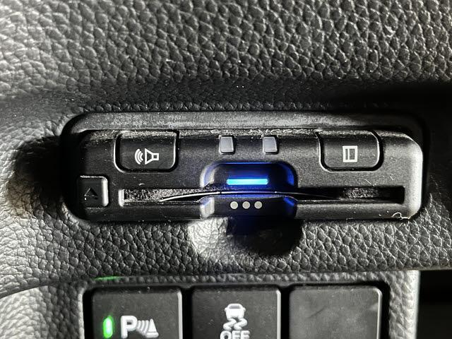 Ｎ－ＢＯＸカスタム Ｌターボ　車検：令和８年１月　ホンダセンシング　ナビ　フルセグＴＶ　ＤＶＤ再生　Ｂｌｕｅｔｏｏｔｈ　ＥＴＣ車載器　両側パワースライドドア　前席シートヒーター　ＬＥＤヘッドライト　プッシュスタート　パドルシフト（14枚目）