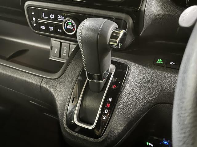 Ｎ－ＢＯＸカスタム Ｌターボ　車検：令和８年１月　ホンダセンシング　ナビ　フルセグＴＶ　ＤＶＤ再生　Ｂｌｕｅｔｏｏｔｈ　ＥＴＣ車載器　両側パワースライドドア　前席シートヒーター　ＬＥＤヘッドライト　プッシュスタート　パドルシフト（19枚目）