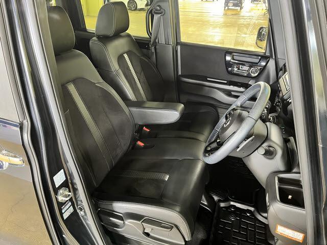 Ｎ－ＢＯＸカスタム Ｌターボ　車検：令和８年１月　ホンダセンシング　ナビ　フルセグＴＶ　ＤＶＤ再生　Ｂｌｕｅｔｏｏｔｈ　ＥＴＣ車載器　両側パワースライドドア　前席シートヒーター　ＬＥＤヘッドライト　プッシュスタート　パドルシフト（21枚目）
