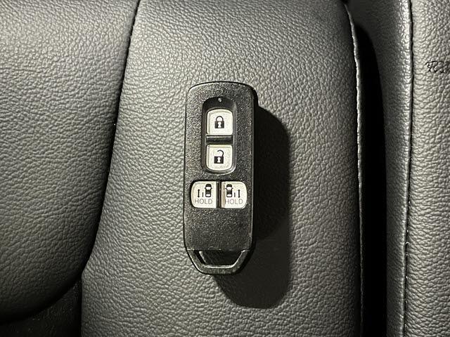 Ｎ－ＢＯＸカスタム Ｌターボ　車検：令和８年１月　ホンダセンシング　ナビ　フルセグＴＶ　ＤＶＤ再生　Ｂｌｕｅｔｏｏｔｈ　ＥＴＣ車載器　両側パワースライドドア　前席シートヒーター　ＬＥＤヘッドライト　プッシュスタート　パドルシフト（25枚目）
