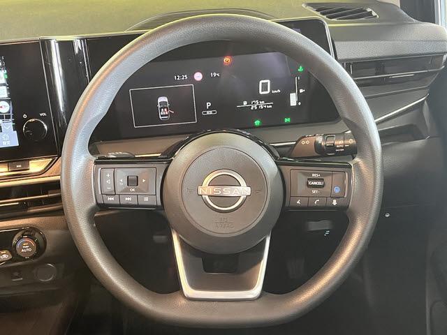 ノート ｅ－パワー　Ｘ　プロパイロット　アラウンドビューモニター　Ｄオーディオ　Ｂｌｕｅｔｏｏｔｈ　ＥＴＣ車載器　電動パーキングブレーキ　ブレーキオートホールド　プッシュスタート　キーフリー　ＬＥＤヘッドライト（14枚目）