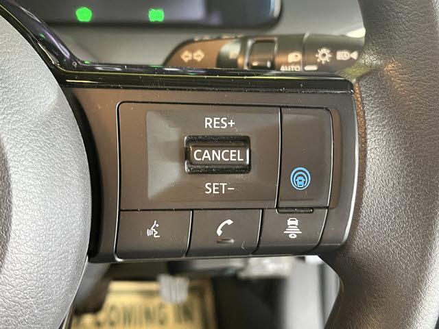 ノート ｅ－パワー　Ｘ　プロパイロット　アラウンドビューモニター　Ｄオーディオ　Ｂｌｕｅｔｏｏｔｈ　ＥＴＣ車載器　電動パーキングブレーキ　ブレーキオートホールド　プッシュスタート　キーフリー　ＬＥＤヘッドライト（16枚目）