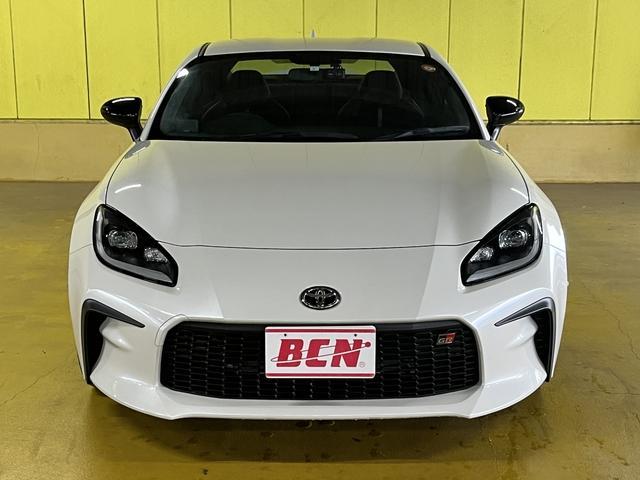 ＧＲ８６ ＲＺ　ＲＺ　６速マニュアル　車検：令和８年３月　走行：８７００キロ　純正リアスポイラー　ナビ　フルセグＴＶ　ＤＶＤ再生　Ｂｌｕｅｔｏｏｔｈ　バックカメラ　ＥＴＣ車載器　クルーズコントロール　プッシュスタート（2枚目）