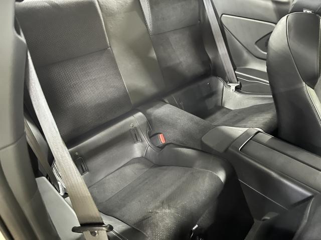 ＧＲ８６ ＲＺ　ＲＺ　６速マニュアル　車検：令和８年３月　走行：８７００キロ　純正リアスポイラー　ナビ　フルセグＴＶ　ＤＶＤ再生　Ｂｌｕｅｔｏｏｔｈ　バックカメラ　ＥＴＣ車載器　クルーズコントロール　プッシュスタート（23枚目）