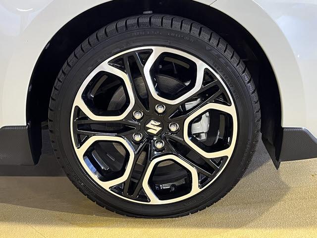 スイフトスポーツ ベースグレード　車検：令和９年３月　スポーツ　６速マニュアル　８インチナビ　フルセグＴＶ　ＤＶＤ再生　Ｂｌｕｅｔｏｏｔｈ　全方位カメラ　ＥＴＣ車載器　ＬＥＤヘッドライト　クルーズコントロール　プッシュスタート（5枚目）