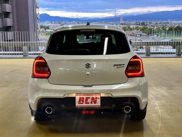 スイフトスポーツ ベースグレード　車検：令和９年３月　スポーツ　６速マニュアル　８インチナビ　フルセグＴＶ　ＤＶＤ再生　Ｂｌｕｅｔｏｏｔｈ　全方位カメラ　ＥＴＣ車載器　ＬＥＤヘッドライト　クルーズコントロール　プッシュスタート（7枚目）