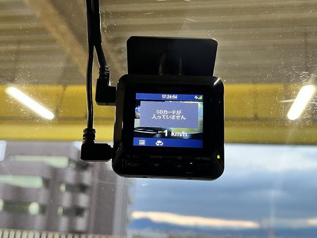 スイフトスポーツ ベースグレード　車検：令和９年３月　スポーツ　６速マニュアル　８インチナビ　フルセグＴＶ　ＤＶＤ再生　Ｂｌｕｅｔｏｏｔｈ　全方位カメラ　ＥＴＣ車載器　ＬＥＤヘッドライト　クルーズコントロール　プッシュスタート（20枚目）
