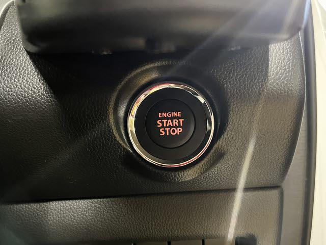 スイフトスポーツ ベースグレード　車検：令和９年３月　スポーツ　６速マニュアル　８インチナビ　フルセグＴＶ　ＤＶＤ再生　Ｂｌｕｅｔｏｏｔｈ　全方位カメラ　ＥＴＣ車載器　ＬＥＤヘッドライト　クルーズコントロール　プッシュスタート（21枚目）