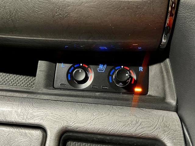 アルファード ３．５エグゼクティブラウンジＳ　３．５エグゼクティブラウンジＳ＿ＴＲＤエアロ　純正ナビ　ＴＶ　全方位カメラ　両側パワースライドドア　クルーズコントロール　シートベンチレーション（32枚目）