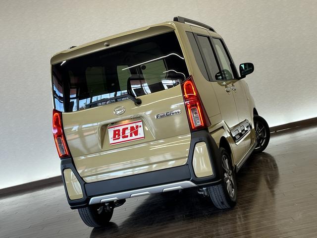 タント ファンクロス　ベース＿Ｗパワスラ　社外ナビ　両側パワースライドドア　ＬＥＤライト　スマートアシスト　シートヒーター　ルーフレール　ＣＤ　コーナーセンサー　電子パーキング（5枚目）