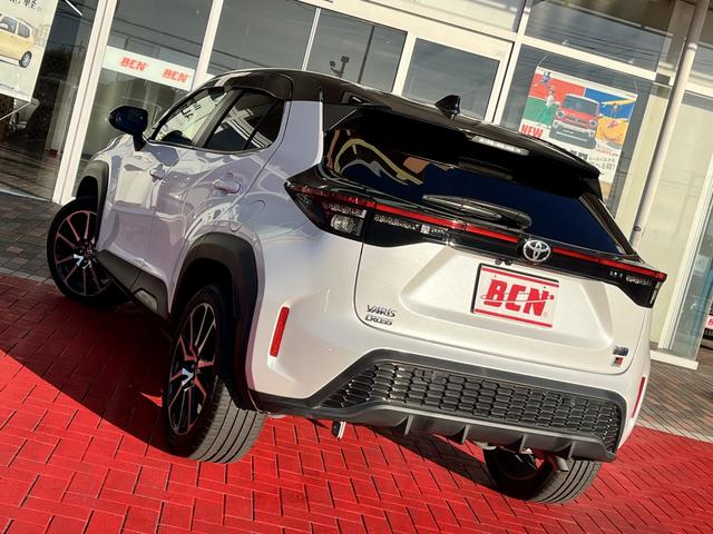 ヤリスクロス ハイブリッド　ＧＲスポーツ　ハイブリッドＧＲスポーツ＿　純正ディスプレイオーディオ　全方位モニター　プリクラッシュセーフティ　クルーズコントロール　レーントレーシングアシスト　パーキングサポートブレーキ　ドラレコ（7枚目）