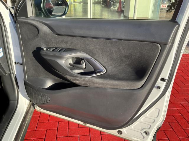 ヤリスクロス ハイブリッド　ＧＲスポーツ　ハイブリッドＧＲスポーツ＿　純正ディスプレイオーディオ　全方位モニター　プリクラッシュセーフティ　クルーズコントロール　レーントレーシングアシスト　パーキングサポートブレーキ　ドラレコ（9枚目）