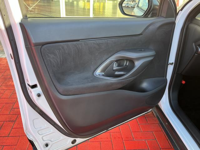 ヤリスクロス ハイブリッド　ＧＲスポーツ　ハイブリッドＧＲスポーツ＿　純正ディスプレイオーディオ　全方位モニター　プリクラッシュセーフティ　クルーズコントロール　レーントレーシングアシスト　パーキングサポートブレーキ　ドラレコ（36枚目）