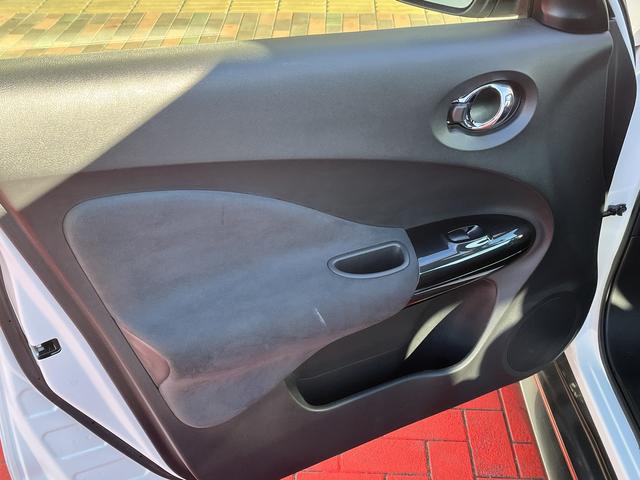 ジューク ニスモ　４ＷＤ　ターボ　純正アルミ　全方位カメラ　ＥＴＣ　キーフリー　プッシュスタート　ＨＩＤヘッドライト　オートライト（23枚目）