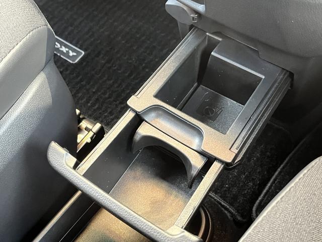 ヴォクシー ハイブリッドS-G ナビ バックカメラ 前後ドラレコ ETC2.0 フルセグTV HDMI 両側電動スライド 追従型クルコン 車線逸脱防止 衝突被害軽減ブレーキ ワンオーナー キーフリー プッシュスタート(41枚目)