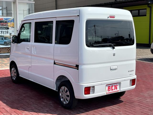 エブリイ ジョイン　登録届出済未使用車　車検：令和９年７月　衝突軽減　ハイルーフ　アイドリングストップ　Ｄオーディオ　Ｂｌｕｅｔｏｏｔｈ　バックカメラ　コーナーセンサー　プッシュスタート　キーフリー　ＵＳＢソケット（13枚目）