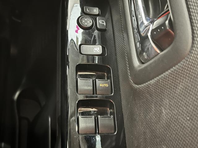 スペーシアカスタム ハイブリッドＸＳターボ　カスタムハイブリッドＸＳターボ　純正ナビ　ＴＶ　両側パワースライドドア　全方位モニター　シートヒーター　スズキセーフティーサポート　ＬＥＤヘッドライト　ＥＴＣ　クルコン　Ｂｌｕｅｔｏｏｔｈ　ＵＳＢ（11枚目）