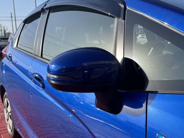 フィットハイブリッド Ｌパッケージ　車検：令和８年１２月　クルコン　ＥＴＣ　アイドリングストップ　Ｐスタ　キーフリー　ＬＥＤヘッドライト　オートライト　ＡＵＸ　ＵＳＢ（9枚目）