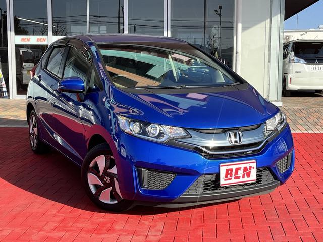 フィットハイブリッド Ｌパッケージ　車検：令和８年１２月　クルコン　ＥＴＣ　アイドリングストップ　Ｐスタ　キーフリー　ＬＥＤヘッドライト　オートライト　ＡＵＸ　ＵＳＢ（12枚目）