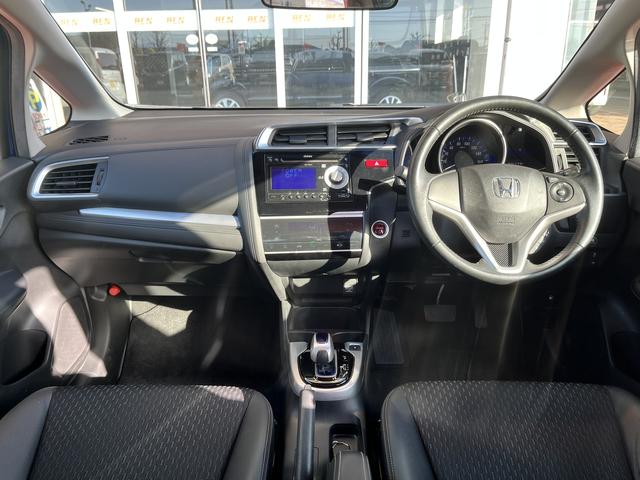 フィットハイブリッド Ｌパッケージ　車検：令和８年１２月　クルコン　ＥＴＣ　アイドリングストップ　Ｐスタ　キーフリー　ＬＥＤヘッドライト　オートライト　ＡＵＸ　ＵＳＢ（18枚目）