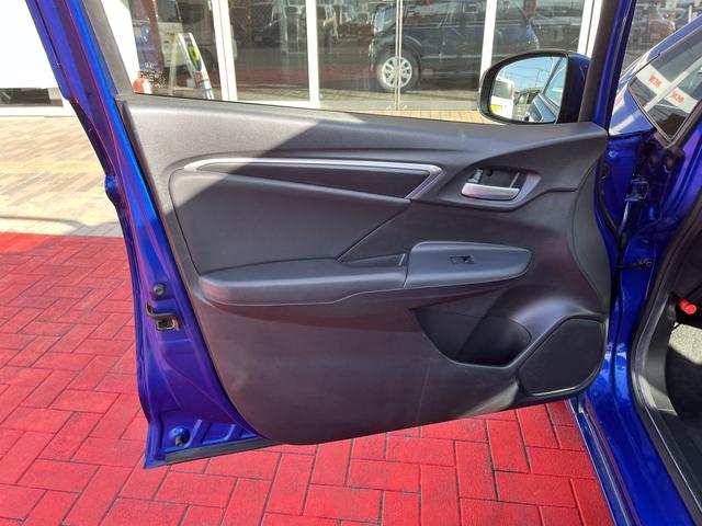 フィットハイブリッド Ｌパッケージ　車検：令和８年１２月　クルコン　ＥＴＣ　アイドリングストップ　Ｐスタ　キーフリー　ＬＥＤヘッドライト　オートライト　ＡＵＸ　ＵＳＢ（38枚目）