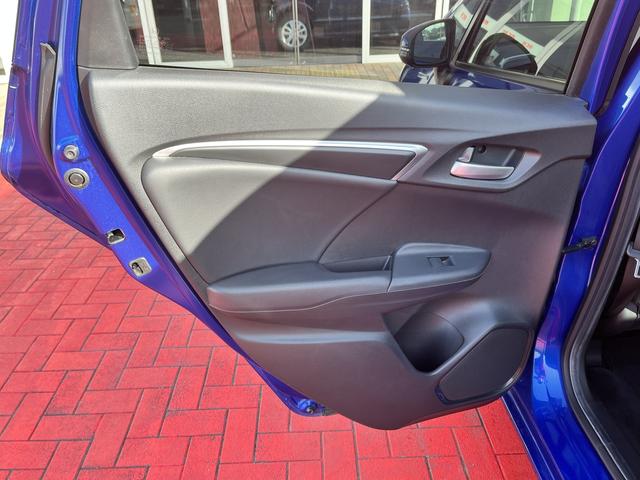 フィットハイブリッド Ｌパッケージ　車検：令和８年１２月　クルコン　ＥＴＣ　アイドリングストップ　Ｐスタ　キーフリー　ＬＥＤヘッドライト　オートライト　ＡＵＸ　ＵＳＢ（41枚目）