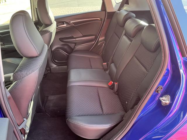 フィットハイブリッド Ｌパッケージ　車検：令和８年１２月　クルコン　ＥＴＣ　アイドリングストップ　Ｐスタ　キーフリー　ＬＥＤヘッドライト　オートライト　ＡＵＸ　ＵＳＢ（42枚目）