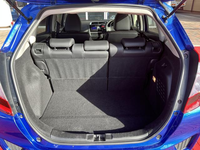 フィットハイブリッド Ｌパッケージ　車検：令和８年１２月　クルコン　ＥＴＣ　アイドリングストップ　Ｐスタ　キーフリー　ＬＥＤヘッドライト　オートライト　ＡＵＸ　ＵＳＢ（43枚目）