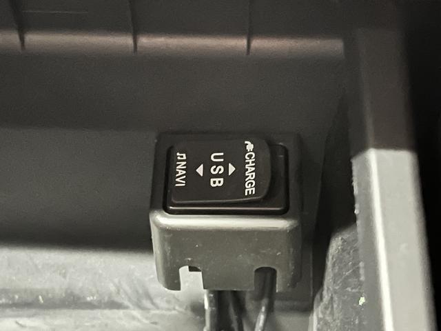 タント カスタムX SAIII 福祉車両仕様 助手席リフトアップ 走行:18000キロ 衝突軽減 ナビ バックカメラ ETC車載器 電動パワースライドドア シートヒーター アイドリングストッププッシュスタート キーフリー HID(37枚目)