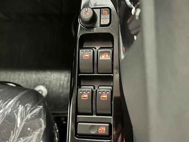 タント カスタムX SAIII 福祉車両仕様 助手席リフトアップ 走行:18000キロ 衝突軽減 ナビ バックカメラ ETC車載器 電動パワースライドドア シートヒーター アイドリングストッププッシュスタート キーフリー HID(39枚目)