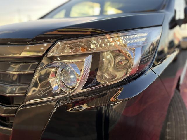 ノア Ｓｉ　ダブルバイビー　車検：令和９年１０月　衝突軽減　Ｉストップ　ナビ　ＴＶ　Ｂｌｕｅｔｏｏｔｈ　バックカメラ　ＥＴＣ車載器　両側パワースライドドア　後席ＦＤモニター　純正アルミ　プッシュスタート　キーフリー　クルコン（17枚目）