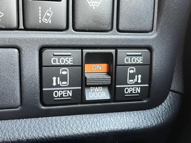 ノア Ｓｉ　ダブルバイビー　車検：令和９年１０月　衝突軽減　Ｉストップ　ナビ　ＴＶ　Ｂｌｕｅｔｏｏｔｈ　バックカメラ　ＥＴＣ車載器　両側パワースライドドア　後席ＦＤモニター　純正アルミ　プッシュスタート　キーフリー　クルコン（29枚目）