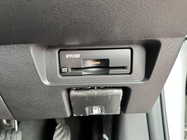 オーラ ニスモ　車検：令和９年４月　走行：８０００キロ　ニスモ　衝突軽減　プリパイロット　アラウンドビューモニター　ナビ　ＴＶ　Ｂｌｕｅｔｏｏｔｈ　キーフリー　電動パーキング　ブレーキオートホールド　ＬＥＤ（22枚目）