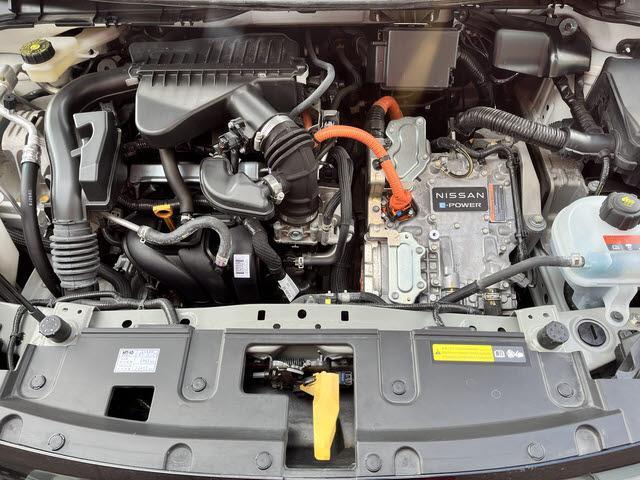 オーラ ニスモ　車検：令和９年４月　走行：８０００キロ　ニスモ　衝突軽減　プリパイロット　アラウンドビューモニター　ナビ　ＴＶ　Ｂｌｕｅｔｏｏｔｈ　キーフリー　電動パーキング　ブレーキオートホールド　ＬＥＤ（28枚目）