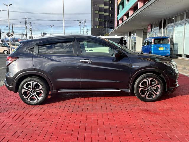 ヴェゼル ハイブリッドＺ・ホンダセンシング　走行：２４０００キロ　ホンダセンシング　ナビ　ＴＶ　ＤＶＤ　Ｂｌｕｅｔｏｏｔｈ　バックカメラ　ＥＴＣ車載器　クルコン　プッシュスタート　キーフリー　ＬＥＤヘッドライト（6枚目）
