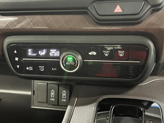 Ｎ－ＢＯＸ Ｇ・Ｌホンダセンシング　カッパーブラウンスタイル　ホンダセンシング　ナビ　ＴＶ　バックカメラ　Ｂｌｕｅｔｏｏｔｈ　パワースライドドア　ＬＥＤヘッドライト　クルコン　ＥＴＣ車載器　プッシュスタート　キーフリー　ＵＳＢソケット（21枚目）