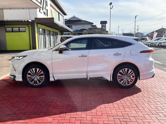 ハリアー Ｚ　レザーパッケージ　車検：令和８年１２月　走行：２６０００キロ　モデリスタエアロ　　　衝突軽減　Ｄオーディオ　フルセグＴＶ　Ｂｌｕｅｔｏｏｔｈ　全方位カメラ　パワーバックドア　ＥＴＣ車載器　シートヒーター　パワーシート（10枚目）