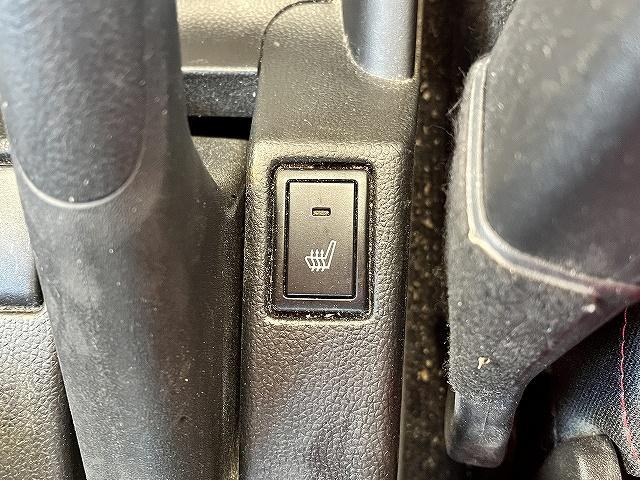 スイフトスポーツ ベースグレード　６速マニュアル　車検：令和９年９月　衝突軽減　ナビ　シートヒーター　プッシュスタート　キーフリー　ＥＴＣ車載器　ＬＥＤヘッドライト（19枚目）