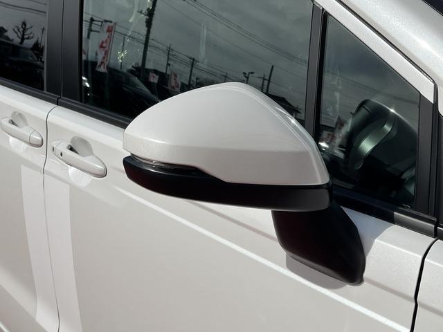 フリード ｅ：ＨＥＶエアー　ＥＸ　登録届出済未使用車　６人乗り　車検：令和１０年１１月　衝突軽減　電動パーキング　ブレーキオートホールド　両側パワースライドドア　プッシュスタート　キーフリー　ＬＥＤヘッドライト（11枚目）