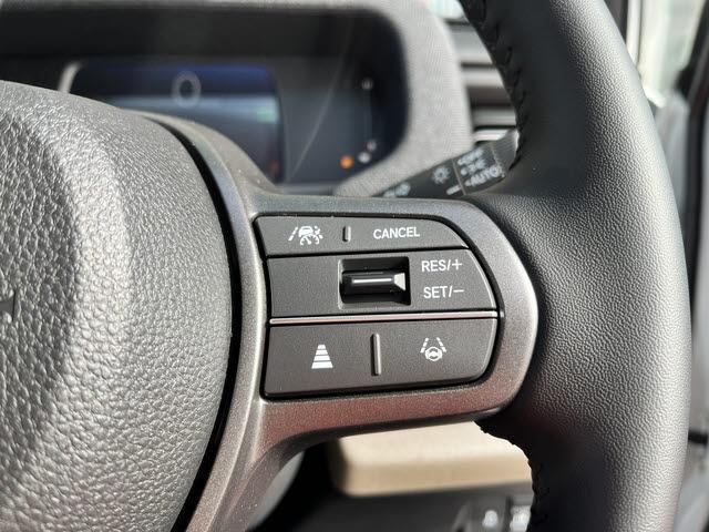 フリード ｅ：ＨＥＶエアー　ＥＸ　登録届出済未使用車　６人乗り　車検：令和１０年１１月　衝突軽減　電動パーキング　ブレーキオートホールド　両側パワースライドドア　プッシュスタート　キーフリー　ＬＥＤヘッドライト（16枚目）